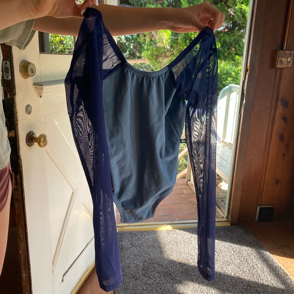 Lucky Leo Two Toned Leotard, Mesh sleeves, Perfect condition